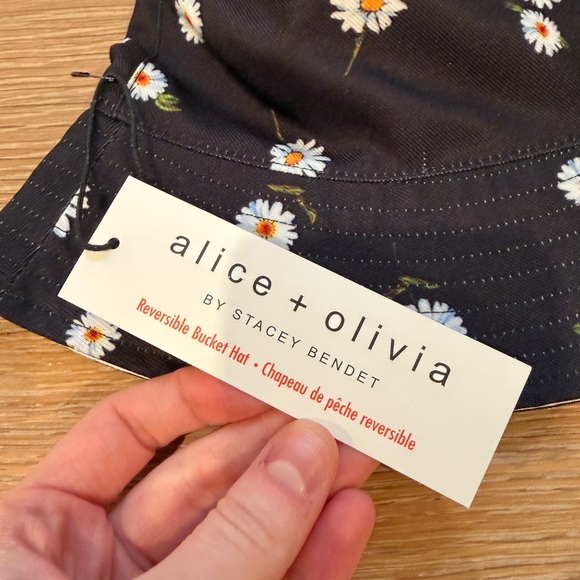 Alice and Olivia • Daisy Reversible Bucket Hat